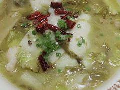 -渝是乎酸菜鱼(龙旗购物中心店)