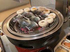 -围炉肉舍•炭烤活鳗•丹东海鲜烤肉(步行街店)