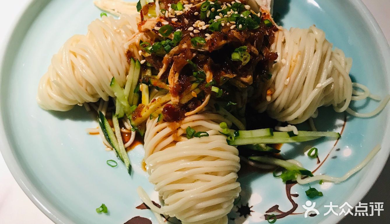 随便吃吃还是可以的，风格类似外头现在很多的杭帮菜馆