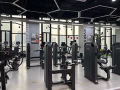 -跃动游泳健身俱乐部(新华传媒店)