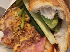 -Bánh Mì Huynh Hoa