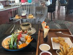 -怡豪大饭店·银顶旋转餐厅