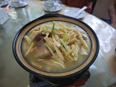 -赋石水库船头鱼红房子饭店