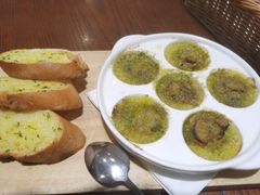 焗法式蜗牛配蒜香面包-斯比特花园西餐厅(东方商厦店)