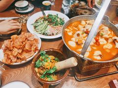 -老滇山寨•云南特色菜•地方菜•民族风情歌舞表演(金碧店)