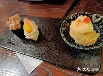 菜品味道一般般，服务太度太差了，等了半个小时菜品才上