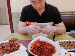 -扒虾小妹儿麻辣海鲜(宏图街店)