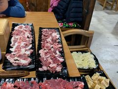 -果松木炭酸菜铜火锅·外婆参鸡汤