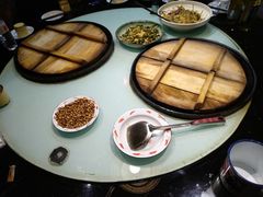 -鱼窝棚柴火铁锅炖(富山屯店)