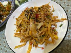 凉拌芭蕉花-蜗牛小馆醉乡民谣云南菜(惠新西里店)