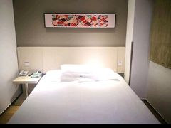 -豪泰168酒店(无锡上马墩靖海地铁站店)