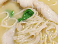 -明呈黄鱼面馆(斜土路店)