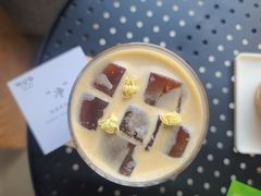 -HUG·拥抱咖啡(郑州宝龙广场店)