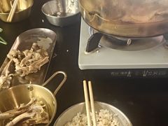 -满格嗦新疆椒麻鸡火锅.炒米粉(川大江安校区店)