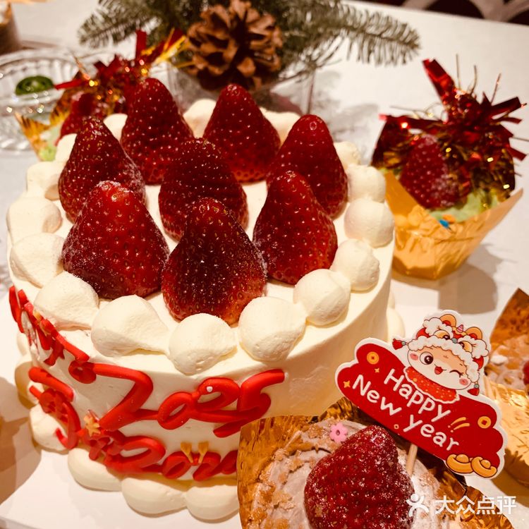 跨年吃到了赵露思同款🍓蛋糕