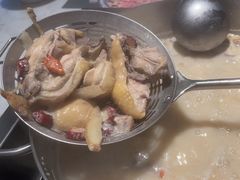 -尚尚仙·酸汤猪手·猪肚鸡火锅(华联万柳购物中心店)