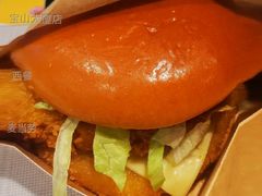 芝芝酪酪堡-麦当劳(宝山大厦店)