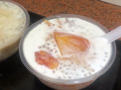 椰奶西米木瓜桃胶-百花传统甜品店(原址店)