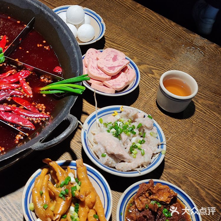 美食合集（31）｜新街里的这家九宫格火锅也太🔥了吧