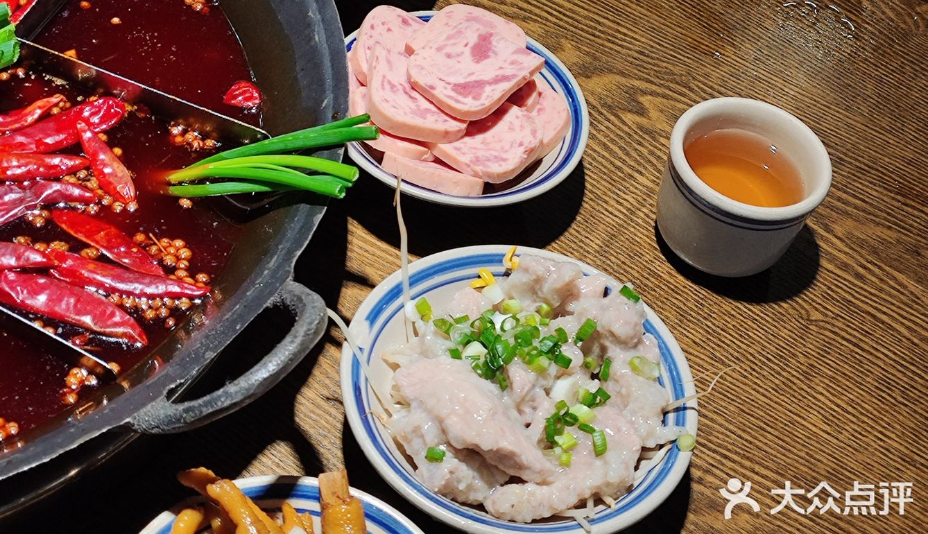 美食合集（31）｜新街里的这家九宫格火锅也太🔥了吧