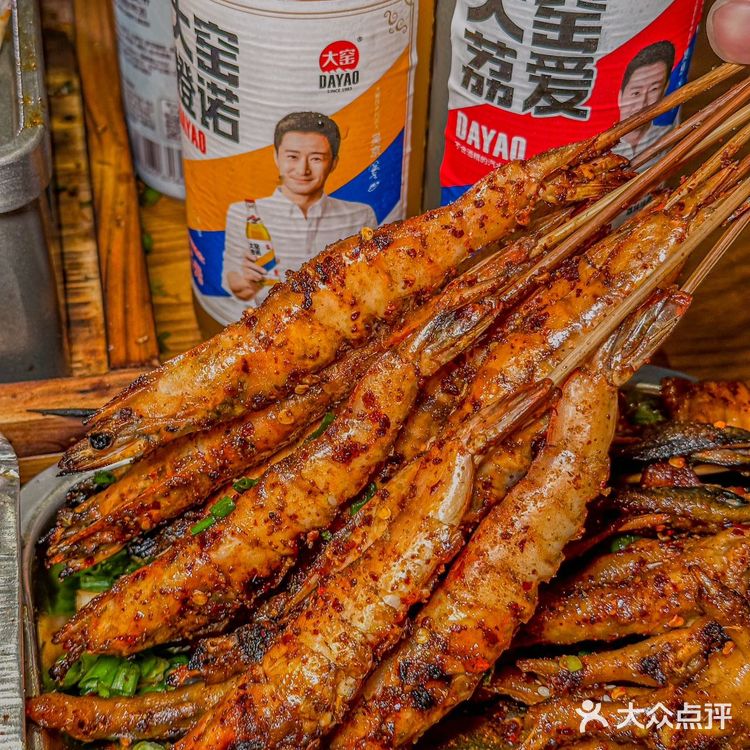 全国的烧烤都卷起来了 吃货的世界唯有美食不可辜负