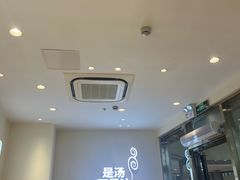 -小杨生煎(金山百联购物中心3楼店)