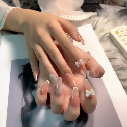 -桃子的美甲店