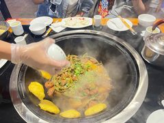 -山妹子铁锅炖