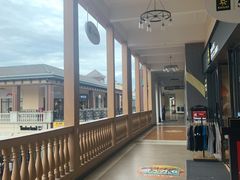-王府井奥莱临潼小镇(临潼店)