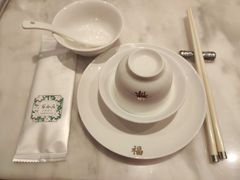 餐具摆设-香港百合居(LCM置汇旭辉广场店)