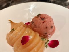 香槟啤梨配芭乐雪芭-LESCEDARS Brasserie Bistro香柏树