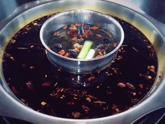 -茅草房·河畔园林火锅
