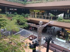 -瑞虹新天地月亮湾