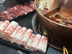 -果松木炭酸菜铜火锅·外婆参鸡汤