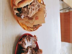 -洪峰浩老北京烧饼夹肉(角门路店)