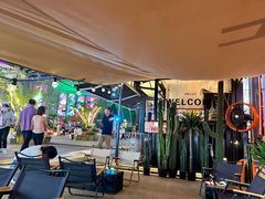 -HIHE Bistro·Oyster Bar(华熙live店)
