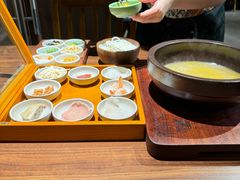 -良米山·云南野生菌过桥米线(上海首店)