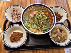 -云阿蛮云南生烫牛肉米线(奉贤路店)