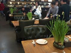 大堂-汽车博物馆主题餐厅