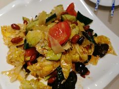 -老码头黑皮肘子锅包肉(赣水路店)