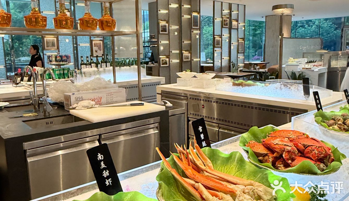 黄龙饭店自助餐，小龙虾狂嗨！夏天的快乐来了！