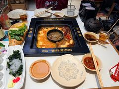-老牌坊云南鱼豆花火锅(哈西万达店)