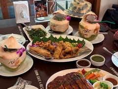 -Chom Cafe and Restaurant