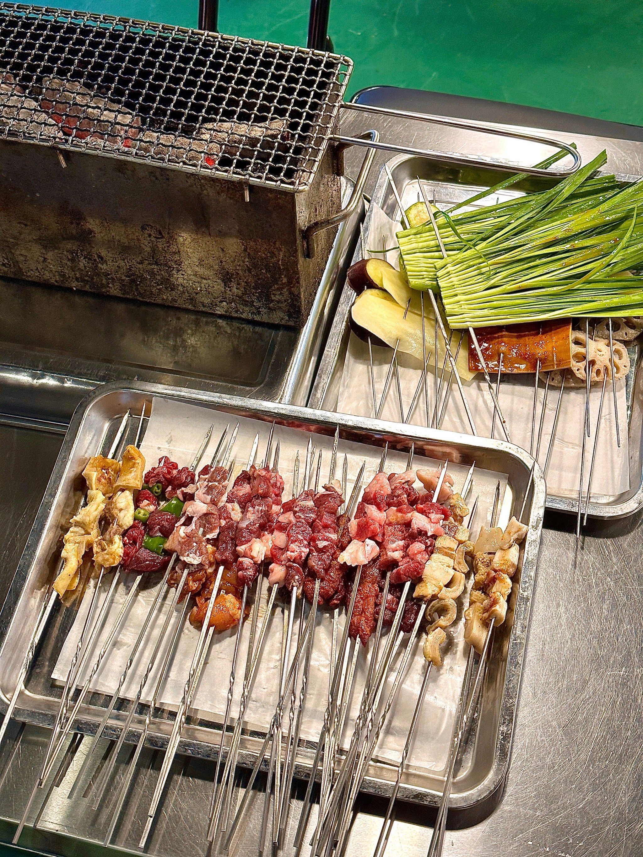 爸妈我出息了,地炉烤肉也有小哥哥给我烤了97