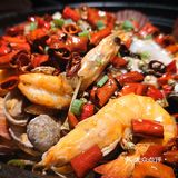 「麻辣一锅鲜」食材非常新鲜，墨鱼仔QQ弹弹，虾很嫩