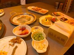 -黑金·寻焰自助百汇·烤肉·火锅(中街店)