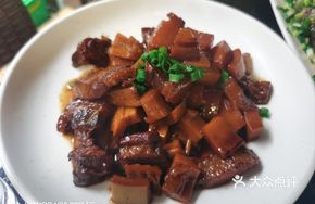 Braised Pork with Bamboo Shoots