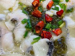 招牌酸菜鱼面-汤去三面(骆驼店)