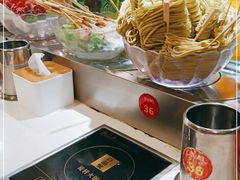 -百品聚旋转火锅(万德庄店)