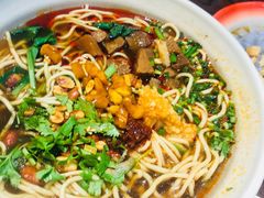 张飞牛肉面-爆炸头阿姨小四川正宗川味小吃(无任何分店)